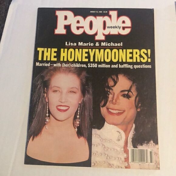 Vintage Various Magazines contains Elvis - Picture 8 of 8